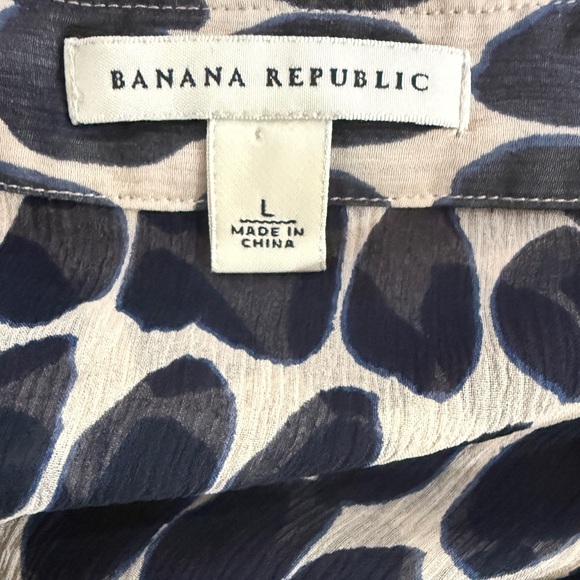 Banana Republic Black and Cream Patterned Blouse - Picture 2 of 3